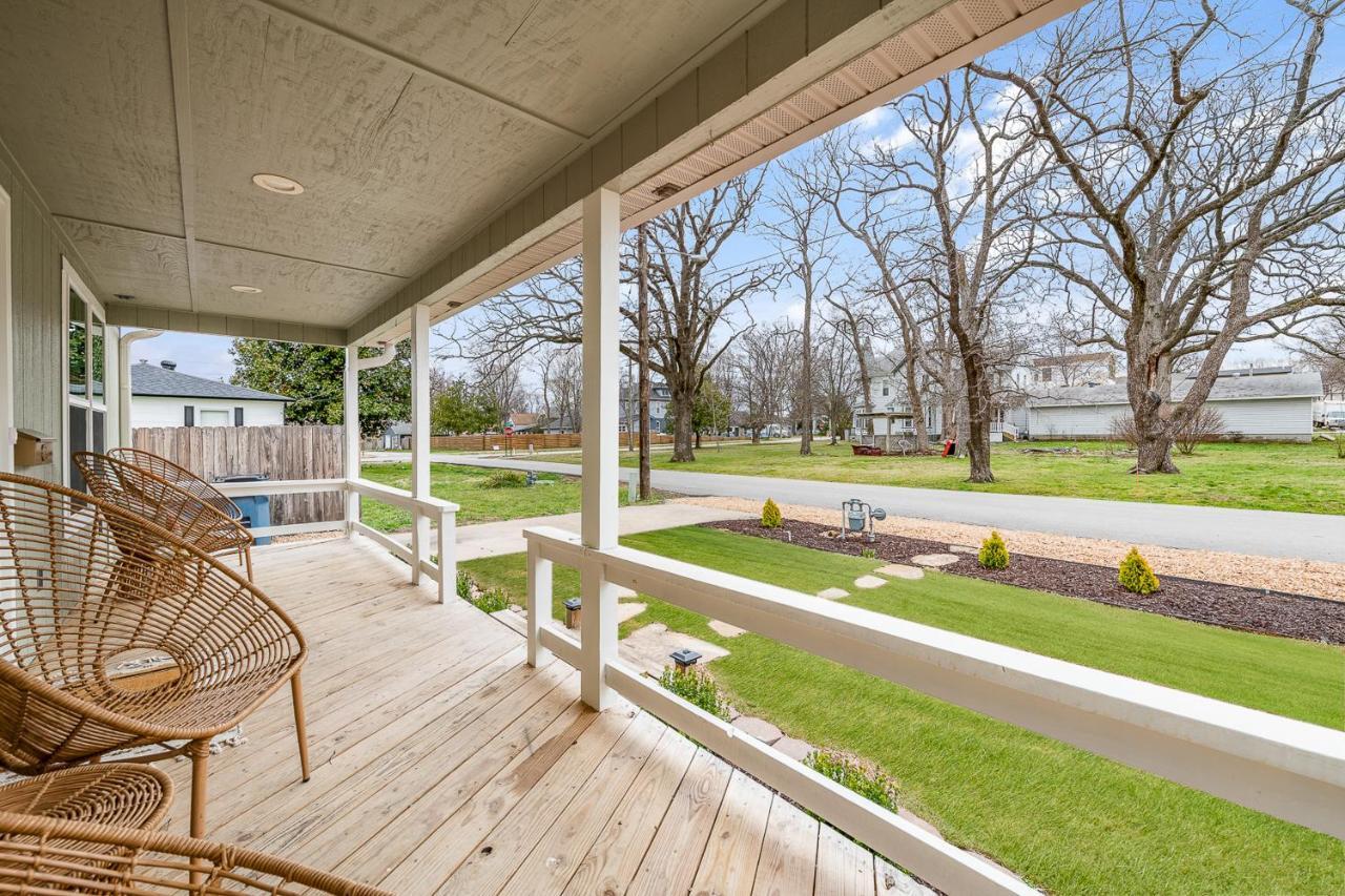 Villa B Street Bungalow Bentonville Exterior foto